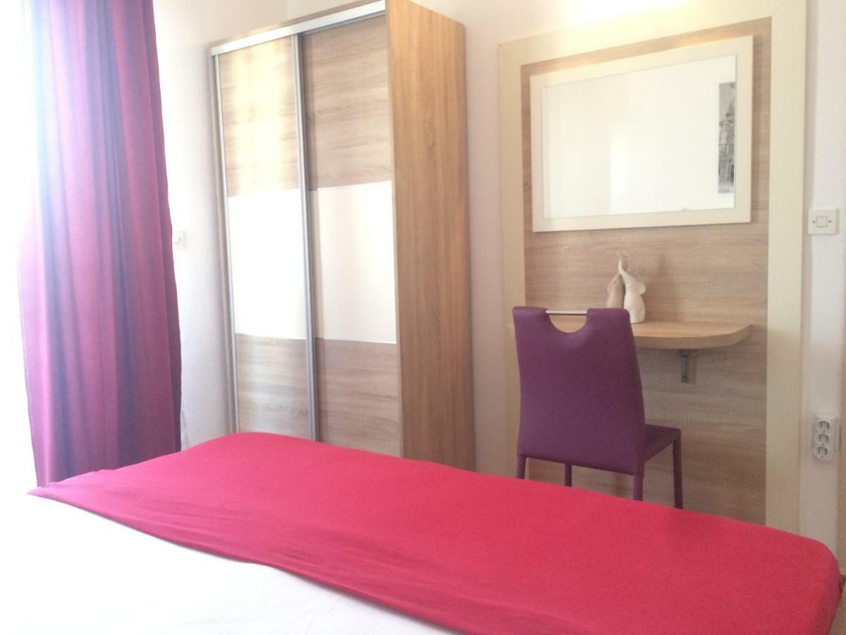 Apartmani Adriatic Ana Novalja Exterior photo